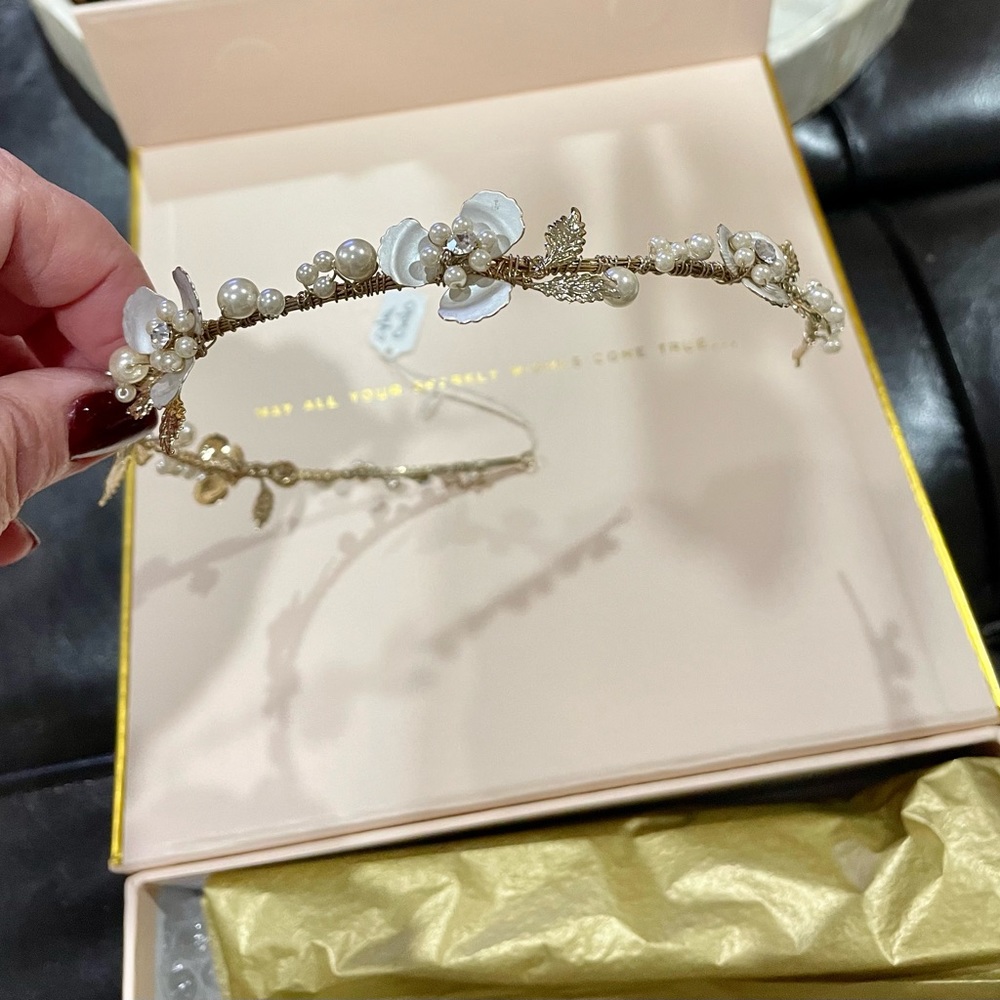 Brand New Bridal headpiece “crown” Tiara